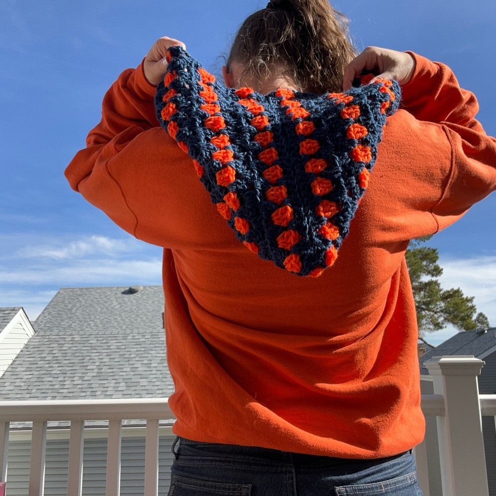 Boise‎ State Sweatshirt - Picture 5 of 5